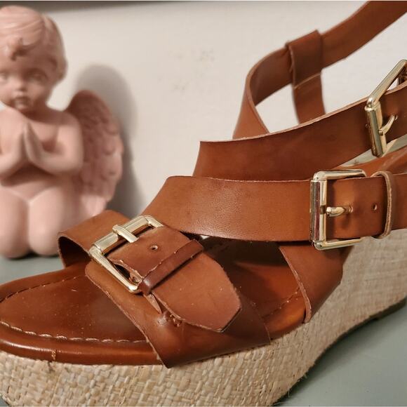 Unisa Woman's platform wedge sandal with straps size 8M - Picture 2 of 8